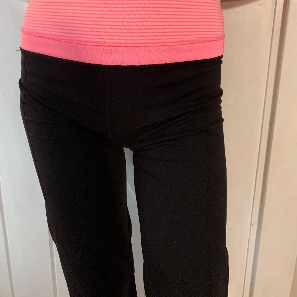 VERY COMFY UNBRANDED CROPPED YOGA PANTS SZ S